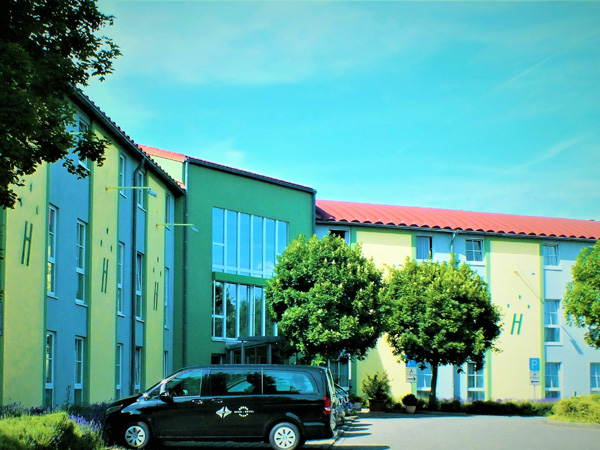 Highway Hotel
